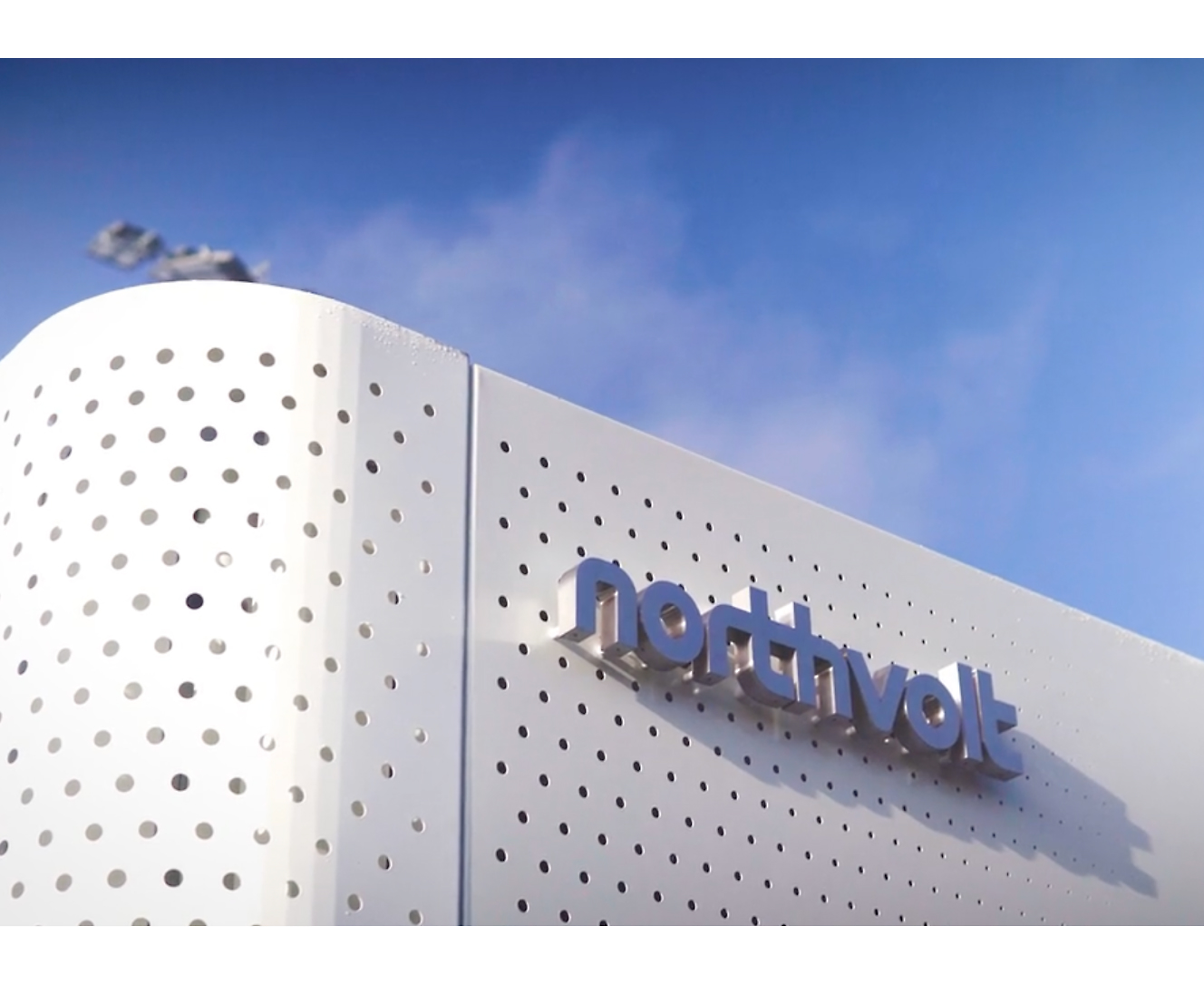 A white building with the word northvit on it.
