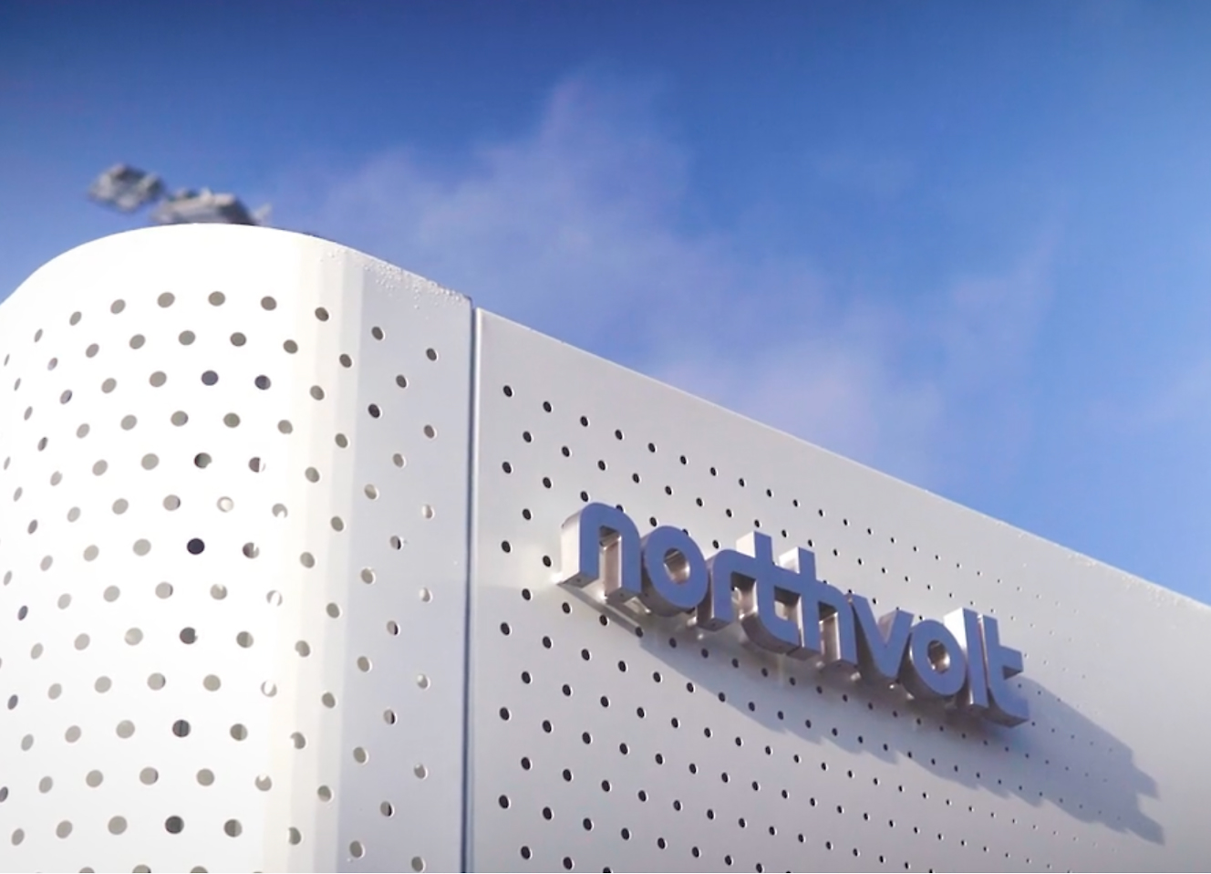 A white building with the word northvit on it.