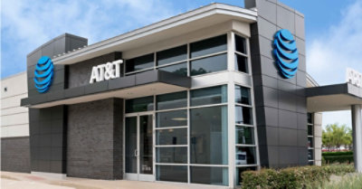 Una tienda de AT&T con un letrero azul y negro.