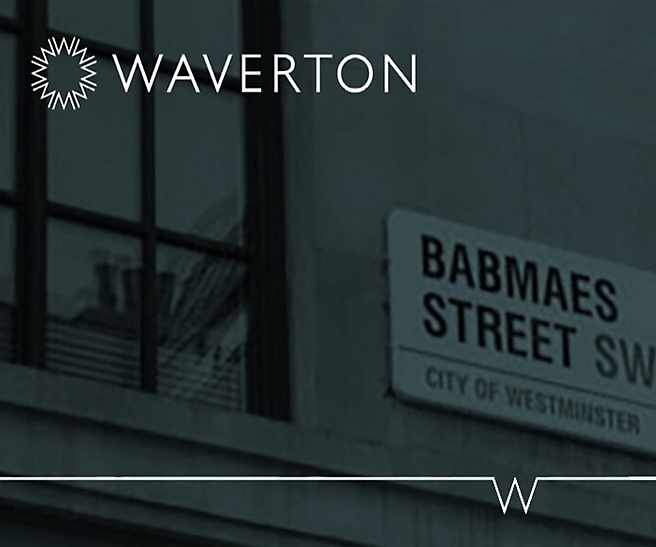 Ein Waverton-Logo auf einem Gebäude
