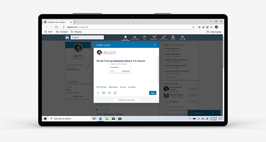 Ecrã de um dispositivo a mostrar a criação de uma publicação no LinkedIn com a funcionalidade Revisor a fornecer uma sugestão.