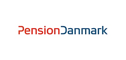 Logo Pension danmark na bílém pozadí