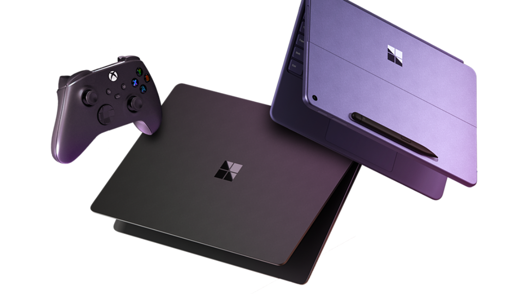 バイオレットカラーの12インチCopilot 搭載Surface Pro PC。同色のキーボードとスリムペン