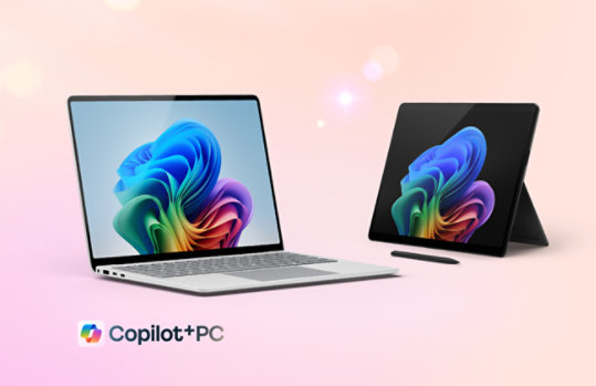 Portátil Surface de 13 pulgadas en color platino y PC Surface Pro Copilot+ en color negro con lápiz.