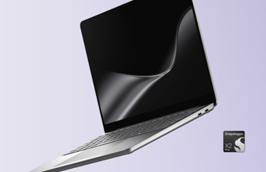 A floating Surface Laptop for Business, 13-inch (2nd Edition) | Snapdragon in the colour Platinum. 