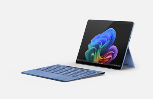 12インチ Surface Pro Copilot+ PCとキーボード