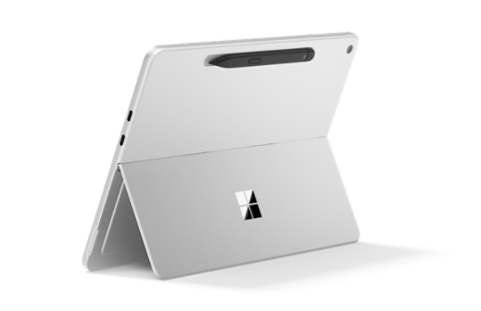 Vista traseira de um Surface Pro para Empresas com o suporte Kickstand integrado aberto.