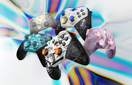Mandos de Xbox en varios colores.