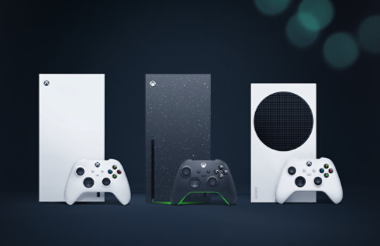 Une Xbox Series X Digital Edition, une Xbox Series X Galaxy Edition et une Xbox Series S. 