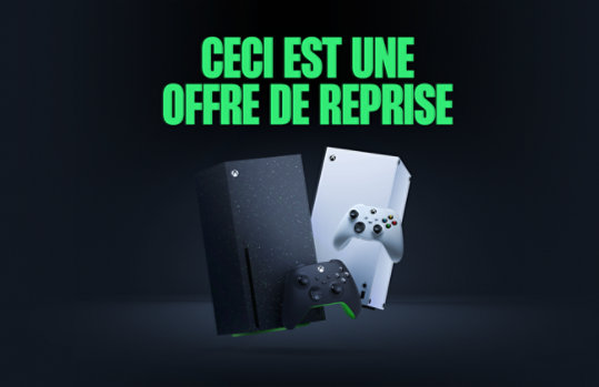 IL S'AGIT D'UNE OFFRE DE REPRISE : une Xbox Series S et une Xbox Series X avec des manettes sans fil.