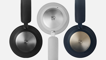 Beoplay Portal-koptelefoons in zwart, grijze mist en marineblauw.