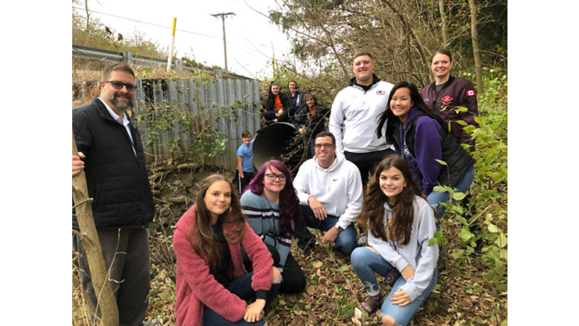 Members of Greenon Inventeam pose outside for picture.