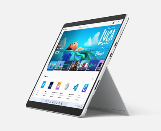 Surface Pro 8 en mode pied multiposition intégré affichant MSStore