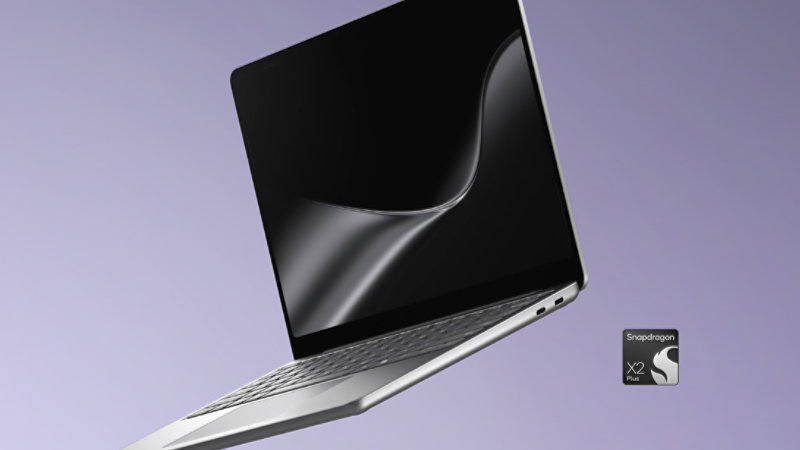 Leijuva Surface Laptop, 13-tuumainen (2. versio), platinanvärinen.