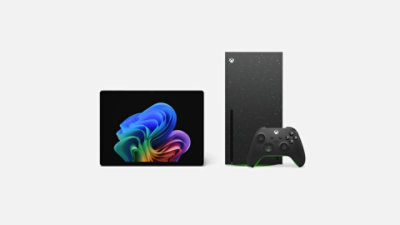 Ein Surface Laptop Copilot plus PC in Schwarz, ein Surface Laptop Studio 2, ein Surface Pro Copilot plus PC in Saphirblau und ein Xbox Wireless Controller.