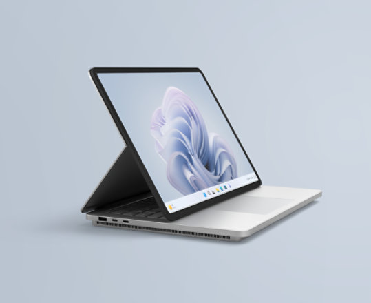 Platinanvärinen Surface Laptop Studio 2.