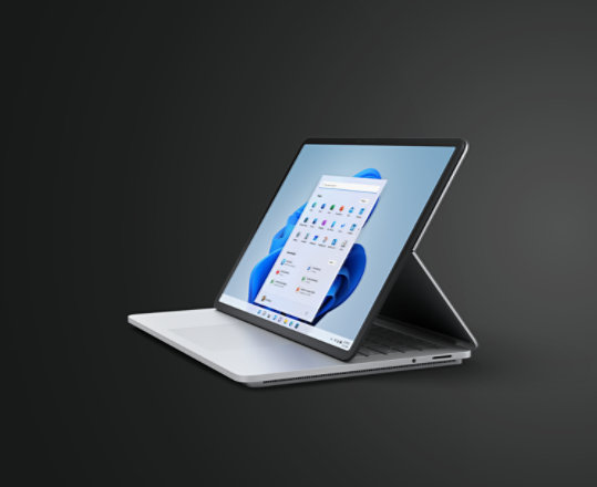 Um Surface Laptop Studio em Platina.