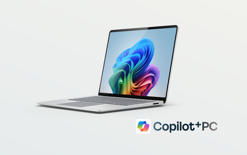 プラチナの Surface Laptop, Copilot+ PC, 13.8 インチ。
