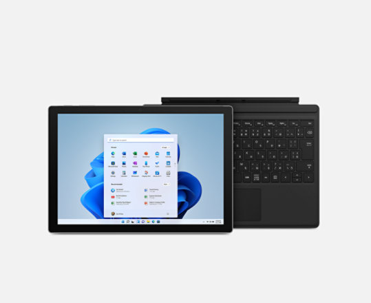 Mattamusta Surface Pro 7 plus -tabletti, jossa on musta kansi.