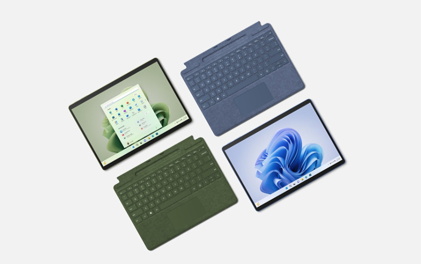 Une Surface Pro 9 avec Type Cover en Forêt et Saphir.