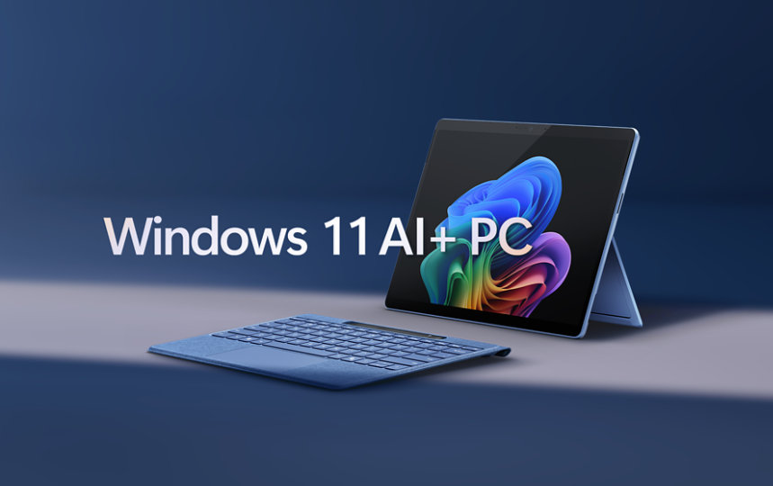 一台 Surface Pro Flex 键盘 和一台 Surface Pro 第 11 版，一台蓝宝石色 Windows 11 AI PC。
