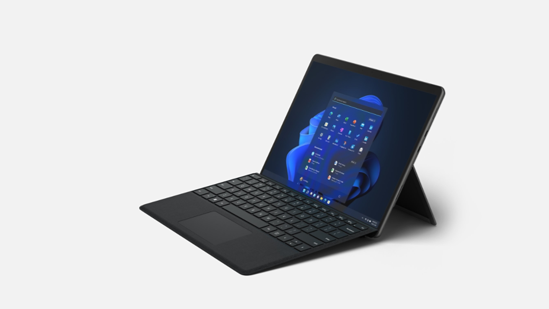 Abbildung eines Surface Pro 8 mit einem Windows 11-Bildschirm