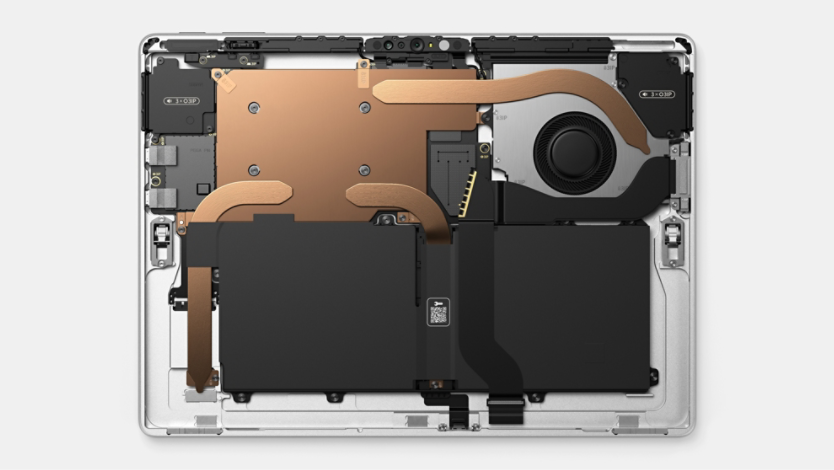 Wygenerowany cyfrowo obraz wewnętrznych elementów urządzenia Surface Pro 10