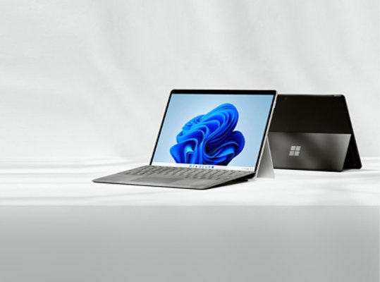 顯示 Surface Pro 8 當做筆記型電腦和平板電腦。