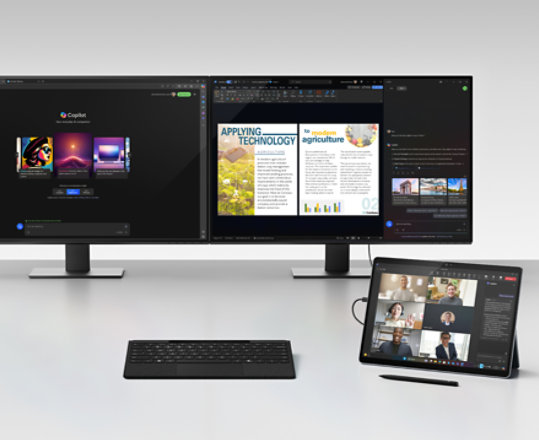 To skærme forbundet til en Surface Pro i tablet-tilstand med tastaturet fjernet og en Surface Slim Pen foran Surface Pro