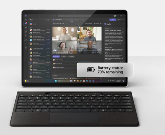 صورة تُظهر واجهة جهاز Surface Pro الأمامية مع لوحة مفاتيح منفصلة