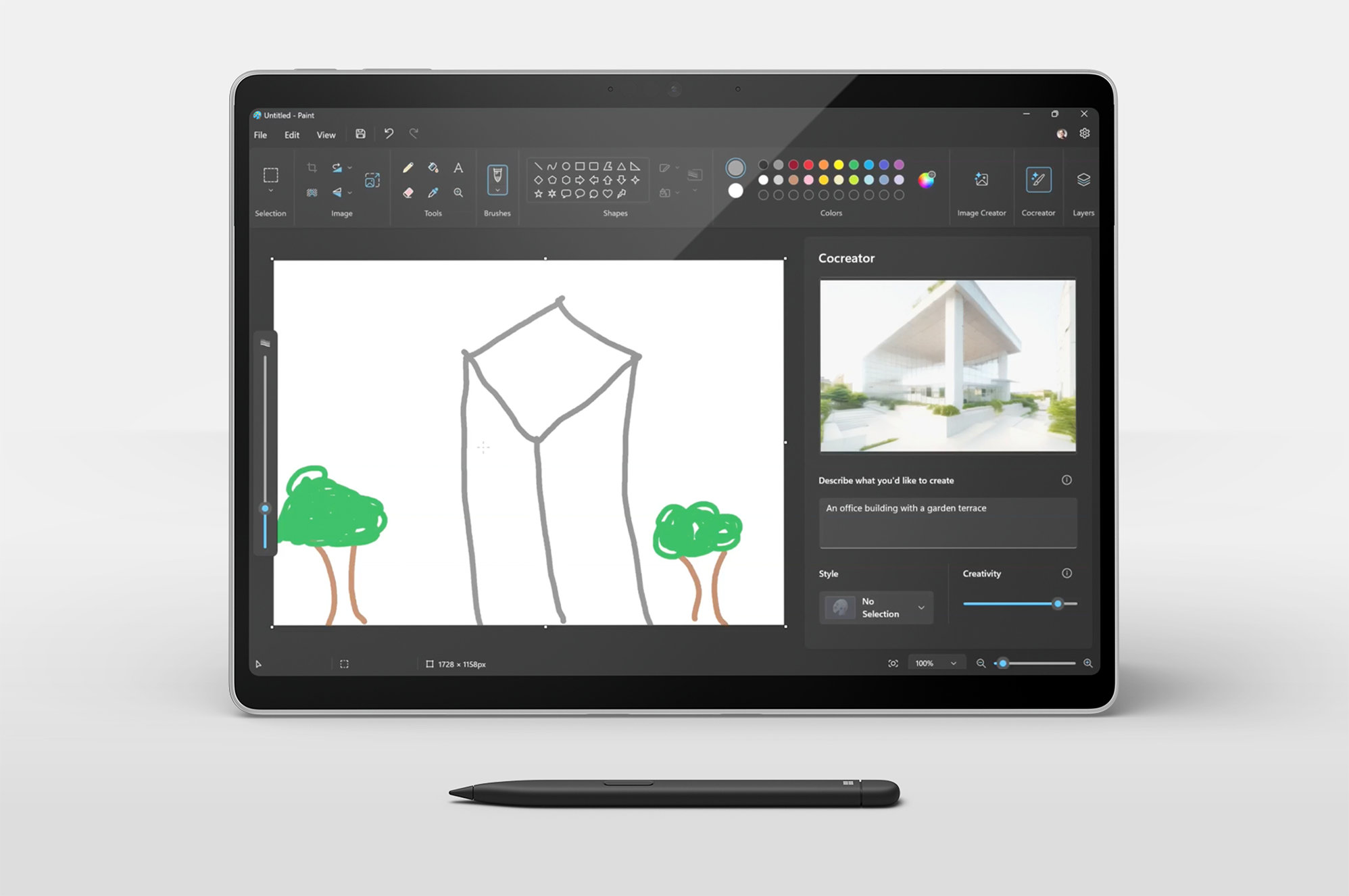 影像顯示 Surface Pro 裝置已拆下鍵盤，螢幕顯示 Cocreator 畫面。