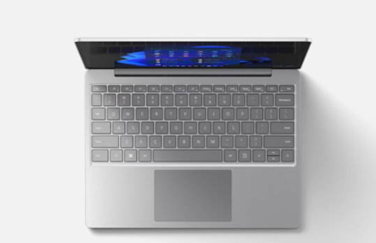 Vue plongeante du Surface Laptop Go 2