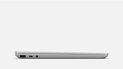 มุมมองจากด้านข้างของ Surface Laptop Go 2 เผยให้เห็นตัวเลือกพอร์ต