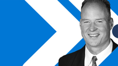 Eine Person mit Anzug und Krawatte