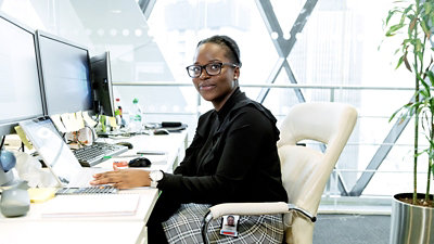 woman at the computer 