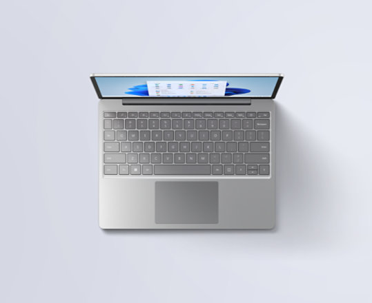 Un Surface Laptop Go 2 en Platine.