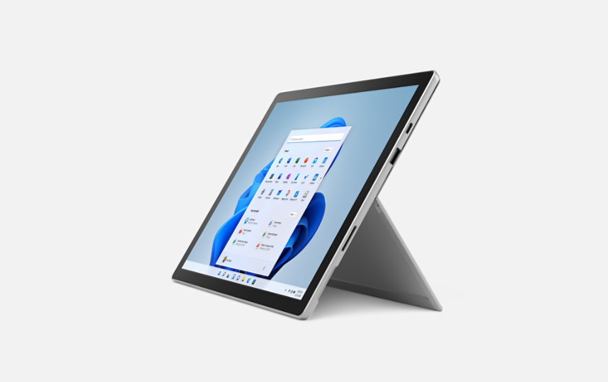 Une Surface Pro 7 Plus en finition Platine.