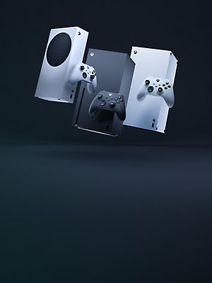 Eine Xbox Series S Konsole in Weiß, eine Xbox Series X Konsole in Schwarz und eine Xbox Series X Konsole in Weiß.