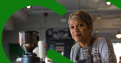 עובד בבית קפה.