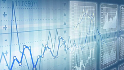 Uma tela grande exibindo uma série de diagramas e gráficos digitais em tom azul e branco.