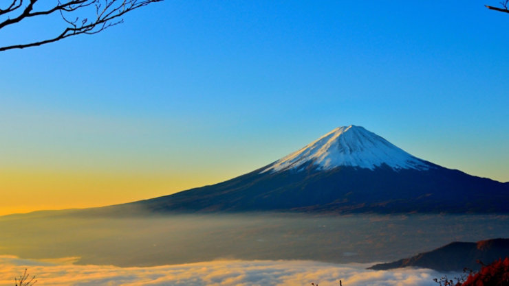 朝焼けの富士山