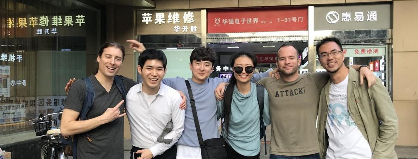 华强北合影
