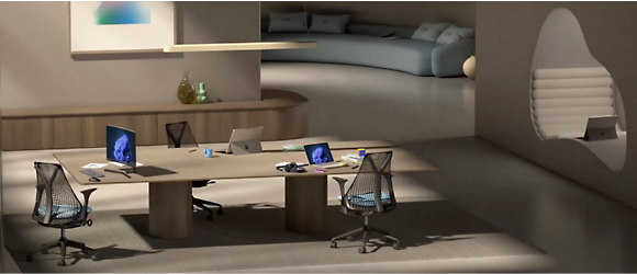 Uma secretária com um computador e uma cadeira numa sala.