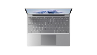 Surface Laptop Go 3 의 키보드와 터치 패드가 보이는 윗모습.