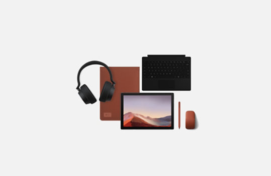 Surface Pro 7 avec plusieurs accessoires