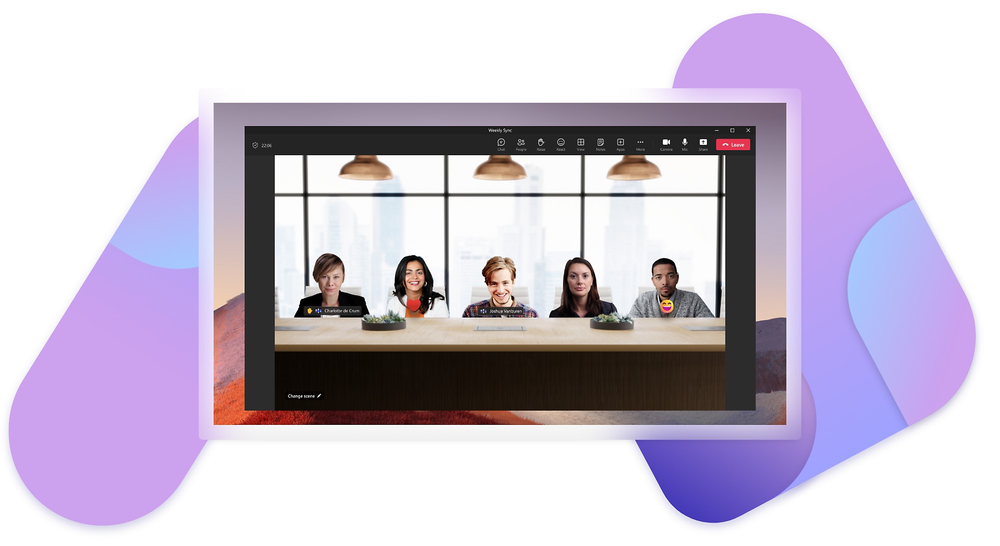 Videohovor v aplikácii Teams v režime Spolu zobrazujúci všetkých členov hovoru sediacich za stolom v jednej miestnosti.
