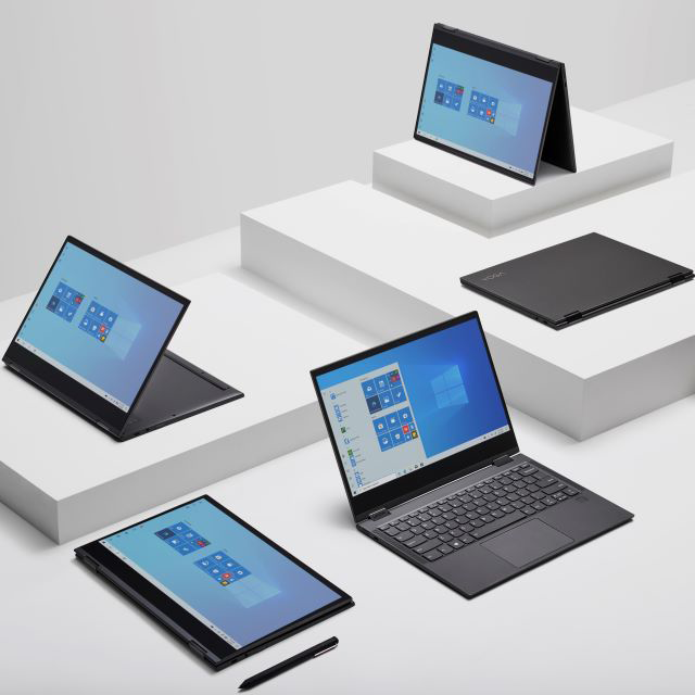 Multiple Windows 10 laptops on tabletop display