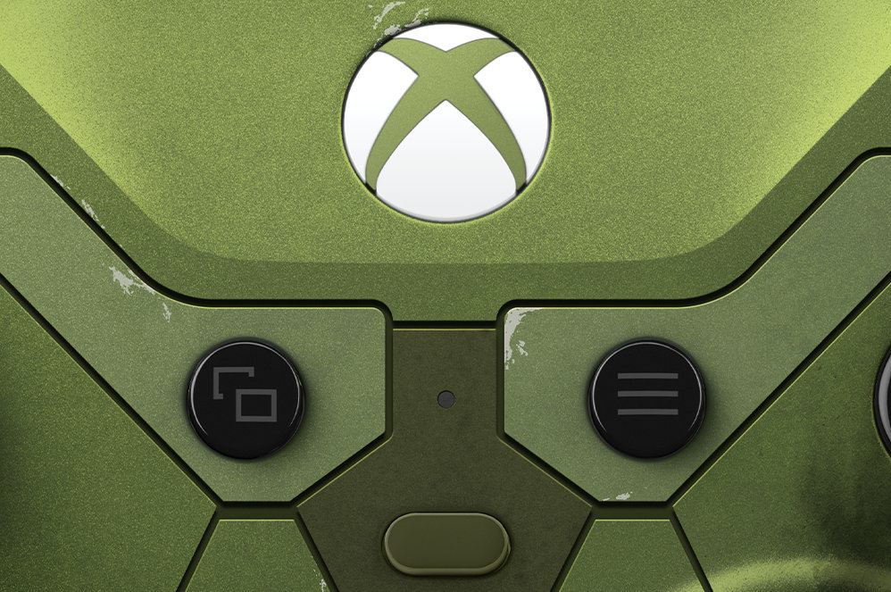 Gros plan du bouton de partage de la manette sans fil Xbox Elite Series 2 - Édition limitée Halo Infinite