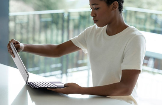 Surface Pro 7+ detaching from Surface Type Cover.