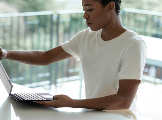 Surface Pro 7+ detaching from Surface Type Cover.